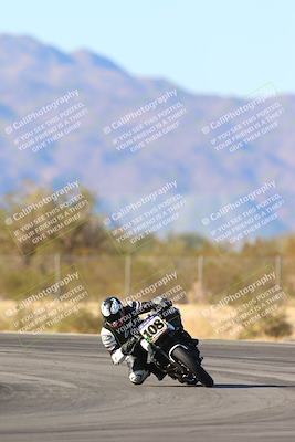 media/Jan-10-2025-CVMA Friday Practice (Fri) [[489e0da257]]/Group 4 and Trackday/Session 5 (Turn 7)/